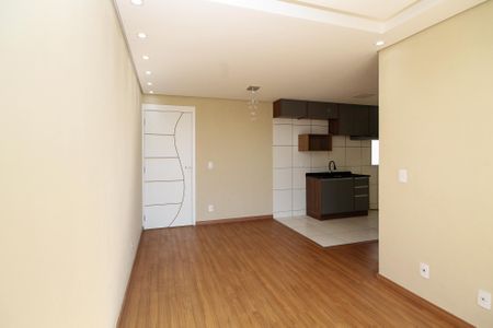 Sala de apartamento para alugar com 2 quartos, 48m² em Roselândia, Cotia