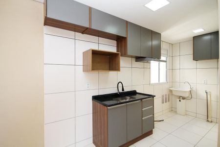 Cozinha de apartamento para alugar com 2 quartos, 48m² em Roselândia, Cotia