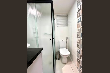 Banheiro de apartamento à venda com 3 quartos, 60m² em Jardim Nova Europa, Campinas