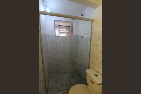 Banheiro de casa para alugar com 1 quarto, 40m² em Jardim Bonfiglioli, São Paulo