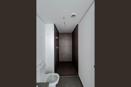 Banheiro de kitnet/studio para alugar com 1 quarto, 43m² em Jardim Analia Franco, São Paulo