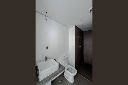 Banheiro de kitnet/studio para alugar com 1 quarto, 43m² em Jardim Analia Franco, São Paulo
