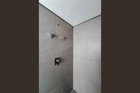 Banheiro de kitnet/studio para alugar com 1 quarto, 43m² em Jardim Analia Franco, São Paulo