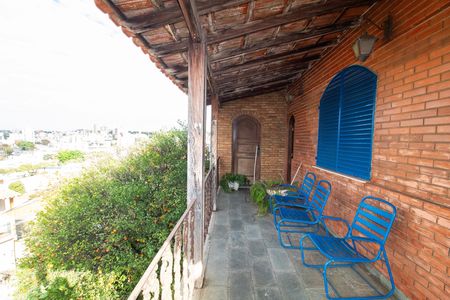 Casa à venda com 4 quartos, 195m² em Padre Eustáquio, Belo Horizonte