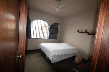 Quarto 01  de casa à venda com 4 quartos, 195m² em Padre Eustáquio, Belo Horizonte