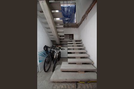 Casa para alugar com 355m², 5 quartos e 4 vagas Casa para alugar com 355m², 5 quartos e 4 vagasHall da Escada