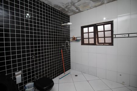 Casa para alugar com 355m², 5 quartos e 4 vagas Casa para alugar com 355m², 5 quartos e 4 vagasBanheiro da Suíte 1