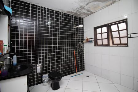 Casa para alugar com 355m², 5 quartos e 4 vagas Casa para alugar com 355m², 5 quartos e 4 vagasBanheiro da Suíte 1
