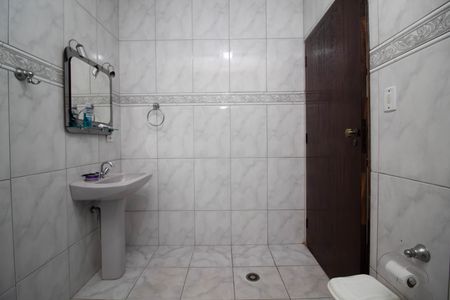 Casa para alugar com 355m², 5 quartos e 4 vagas Casa para alugar com 355m², 5 quartos e 4 vagasBanheiro da Suíte 2