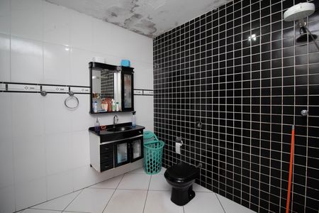 Casa para alugar com 355m², 5 quartos e 4 vagas Casa para alugar com 355m², 5 quartos e 4 vagasBanheiro da Suíte 1