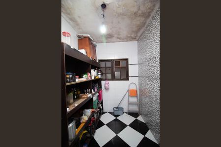 Casa para alugar com 355m², 5 quartos e 4 vagas Casa para alugar com 355m², 5 quartos e 4 vagasQuarto da Dispensa