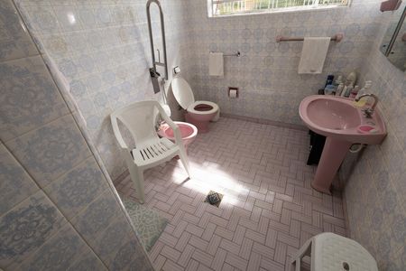 Casa para alugar com 274m², 3 quartos e 2 vagas Casa para alugar com 274m², 3 quartos e 2 vagasBanheiro 1