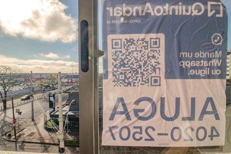 Plaquinha de apartamento para alugar com 1 quarto, 41m² em São Sebastião, Porto Alegre