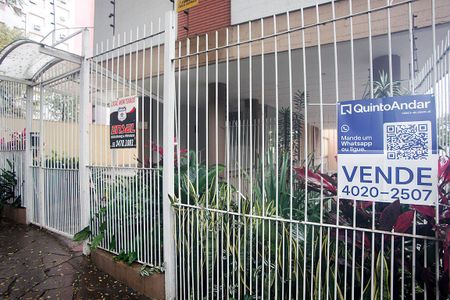 Plaquinha de apartamento à venda com 4 quartos, 190m² em Moinhos de Vento, Porto Alegre