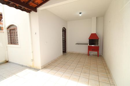 Quintal de casa para alugar com 3 quartos, 228m² em Vila Tesouro, São José dos Campos