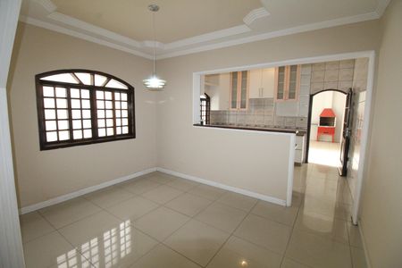 Casa para alugar com 3 quartos, 228m² em Vila Tesouro, São José dos Campos