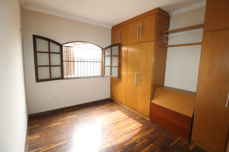 Casa para alugar com 228m², 3 quartos e 2 vagasQuarto 2