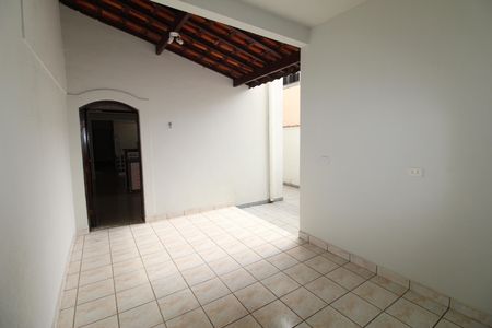 Casa para alugar com 228m², 3 quartos e 2 vagasQuintal