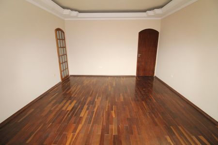 Casa para alugar com 228m², 3 quartos e 2 vagasSuíte
