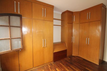Casa para alugar com 228m², 3 quartos e 2 vagasQuarto 2