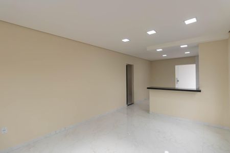Sala de casa para alugar com 2 quartos, 65m² em Colubandê, São Gonçalo