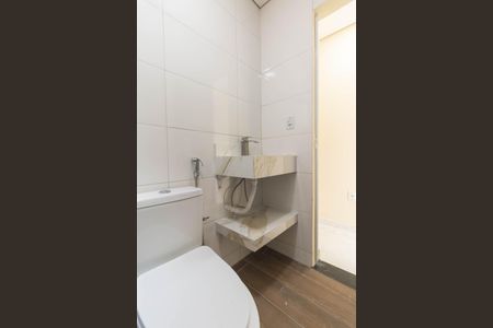 Casa para alugar com 65m², 2 quartos e sem vaga Casa para alugar com 65m², 2 quartos e sem vagaBanheiro da Suíte 1