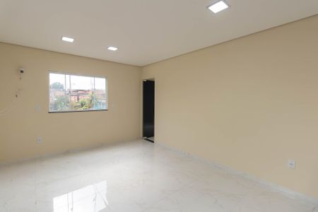 Sala de casa para alugar com 2 quartos, 65m² em Colubandê, São Gonçalo
