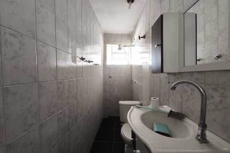 Casa para alugar com 100m², 2 quartos e 1 vaga Casa para alugar com 100m², 2 quartos e 1 vagaBanheiro