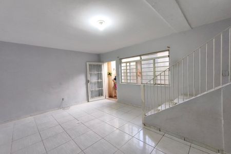 Casa para alugar com 100m², 2 quartos e 1 vaga Casa para alugar com 100m², 2 quartos e 1 vagaSala