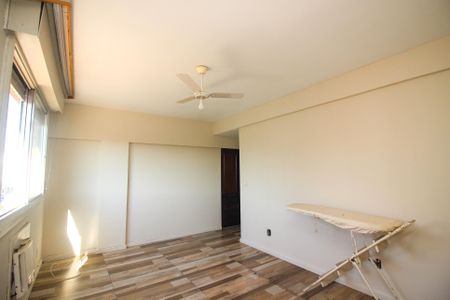 Quarto 1 de apartamento à venda com 2 quartos, 84m² em Farroupilha, Porto Alegre
