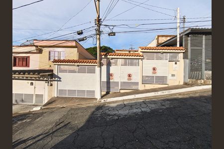 Fachada de casa à venda com 2 quartos, 115m² em Vila Isolina Mazzei, São Paulo