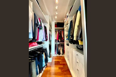 Apartamento à venda com 165m², 3 quartos e 4 vagasQuarto