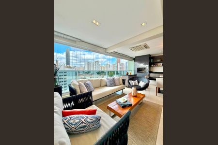 Apartamento à venda com 165m², 3 quartos e 4 vagasVaranda