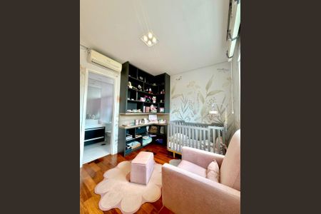 Apartamento à venda com 165m², 3 quartos e 4 vagasQuarto