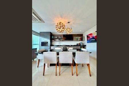 Apartamento à venda com 165m², 3 quartos e 4 vagasVaranda