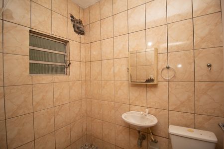 Casa para alugar com 60m², 2 quartos e sem vaga Casa para alugar com 60m², 2 quartos e sem vagaBanheiro