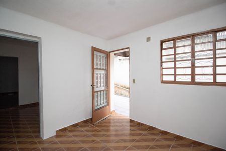 Casa para alugar com 60m², 2 quartos e sem vaga Casa para alugar com 60m², 2 quartos e sem vagaSala