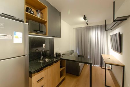 Cozinha de apartamento para alugar com 1 quarto, 33m² em Moema, São Paulo