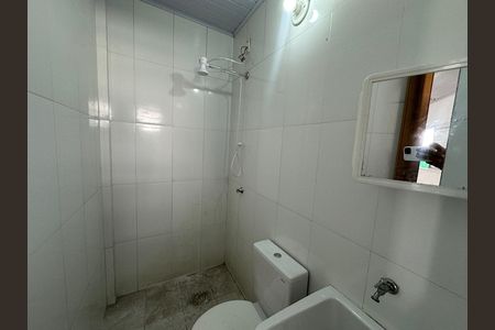 Banheiro de casa para alugar com 1 quarto, 25m² em Parque Sao Vicente, São Vicente