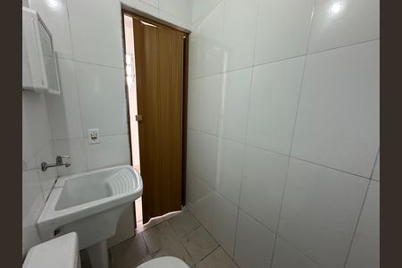 Banheiro de casa para alugar com 1 quarto, 25m² em Parque Sao Vicente, São Vicente