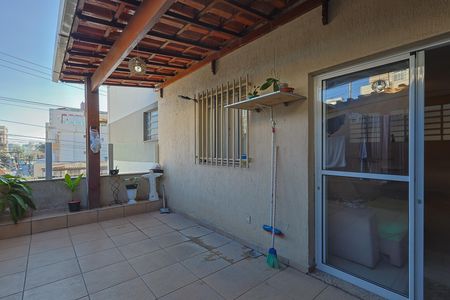 Apartamento à venda com 3 quartos, 110m² em Sagrada Família, Belo Horizonte