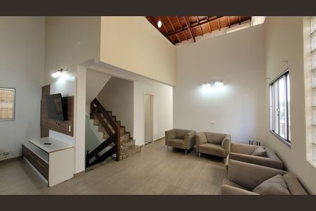 Sala de casa de condomínio para alugar com 4 quartos, 310m² em Aruã, Itaquaquecetuba