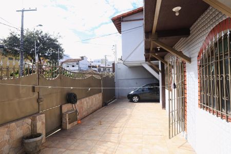 Entrada de casa para alugar com 3 quartos, 270m² em Santa Tereza, Belo Horizonte