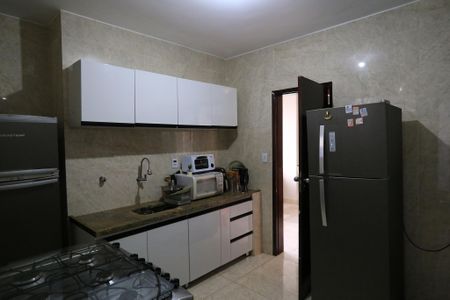 Cozinha de casa para alugar com 3 quartos, 270m² em Santa Tereza, Belo Horizonte