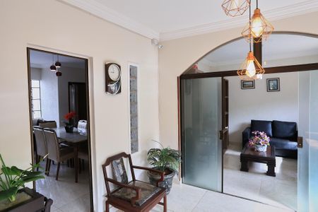 Casa para alugar com 270m², 3 quartos e 2 vagasSala