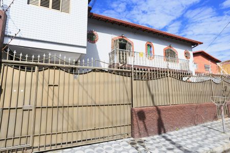 Fachada de casa para alugar com 3 quartos, 270m² em Santa Tereza, Belo Horizonte