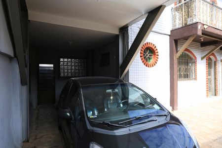 Garagem de casa para alugar com 3 quartos, 270m² em Santa Tereza, Belo Horizonte