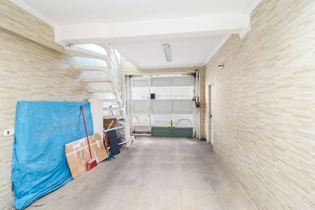 Garagem de casa para alugar com 3 quartos, 150m² em Itaquera, São Paulo