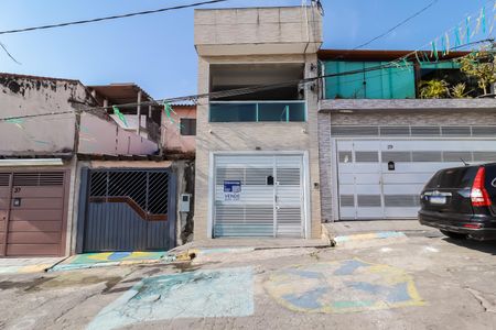 Fachada de casa à venda com 4 quartos, 150m² em Itaquera, São Paulo