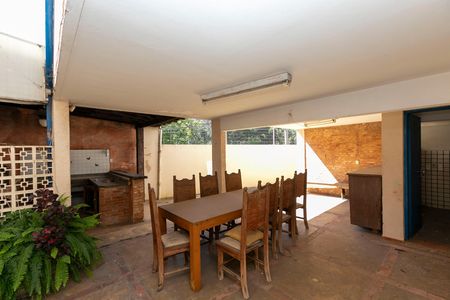 QUINTAL COM CHURRASQUEIRA de casa para alugar com 3 quartos, 150m² em Chácara da Barra, Campinas